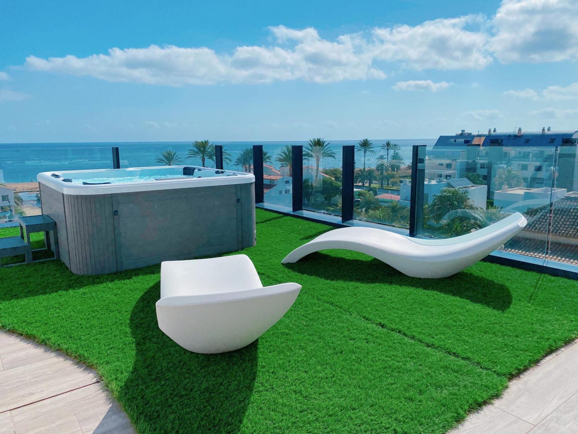 Exclusivo Atico De Lujo En La Playa - Holavivienda Inmobiliaria *